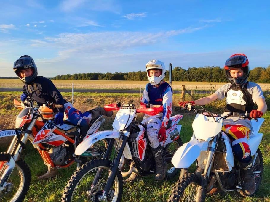Gite Au Haras D'Agathe Et Ses Princes Les Barils Kültér fotó